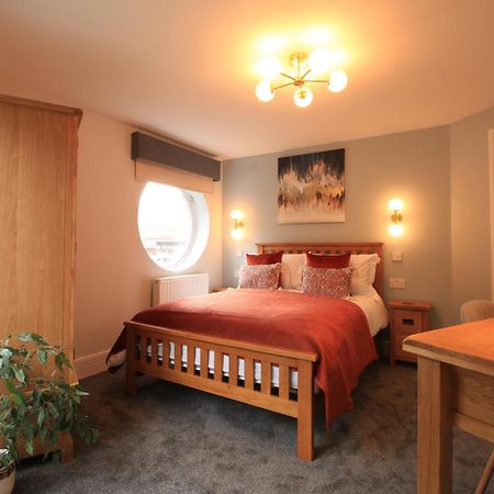 Streamside Apartments Yeovil Esterno foto